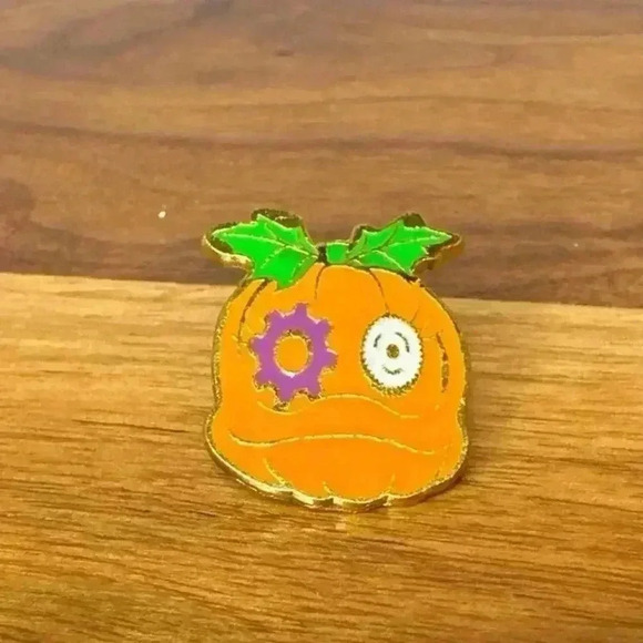 Disneyland Daisy Duck Trading Pin Jack Lantern Mystery Pumpkin Lapel Pin Brooch - Picture 1 of 2